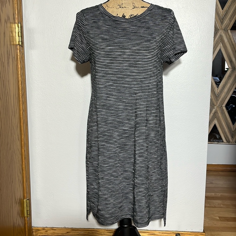 Mossimo black & white striped t-shirt dress